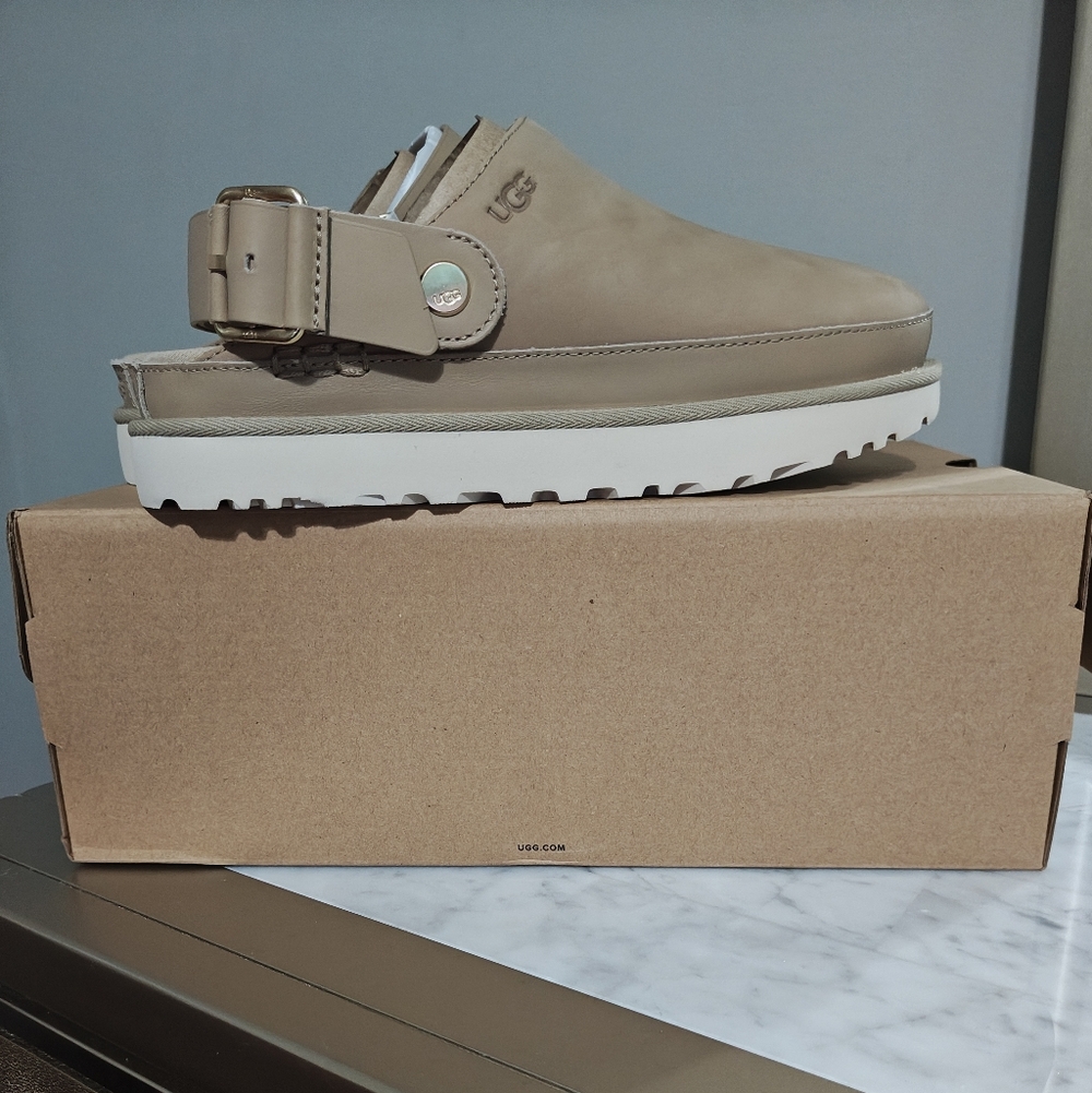 UGG Goldenstar Villa Clogs (Mustard Seed)